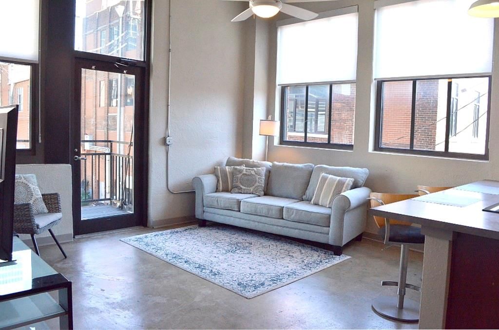 1535 Walnut Street — photo 2