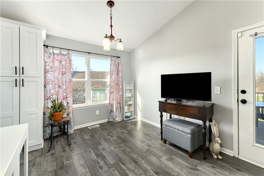 1209 SW Wysteria Drive — photo 11