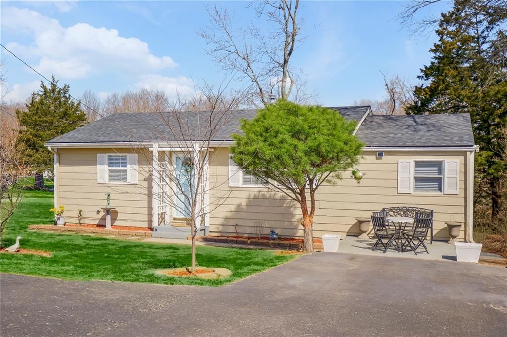215 E Mary Street, Lansing, KS