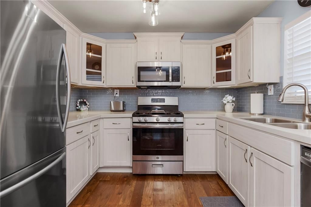 215 E Mary Street — photo 7