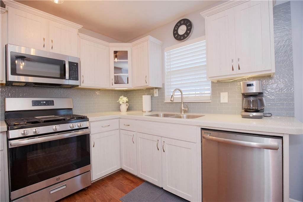 215 E Mary Street — photo 8