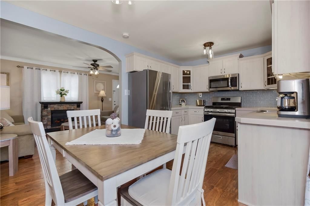 215 E Mary Street — photo 12