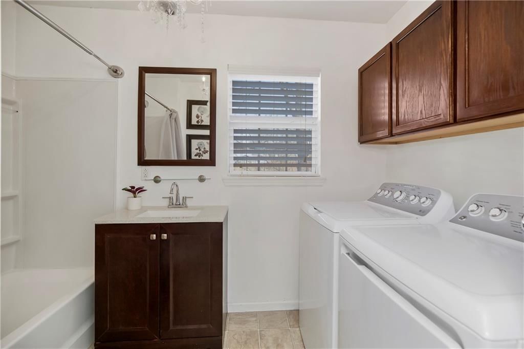 215 E Mary Street — photo 20