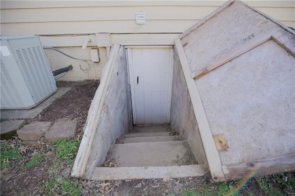 215 E Mary Street — photo 24