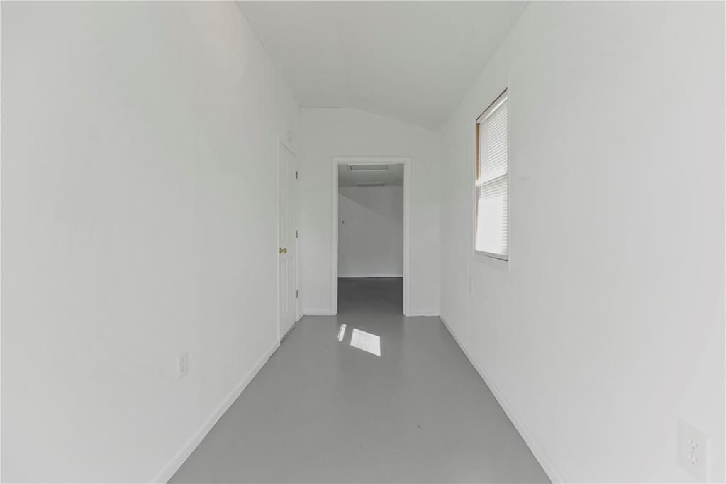 215 E Mary Street — photo 28