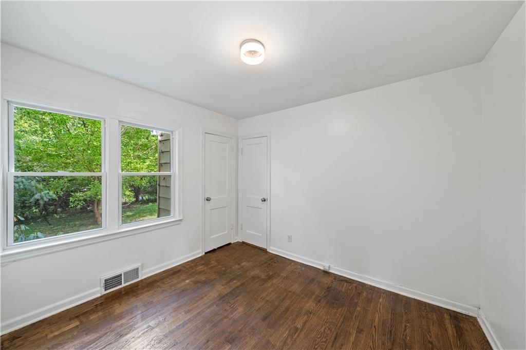 6308 W 81st Street — photo 5