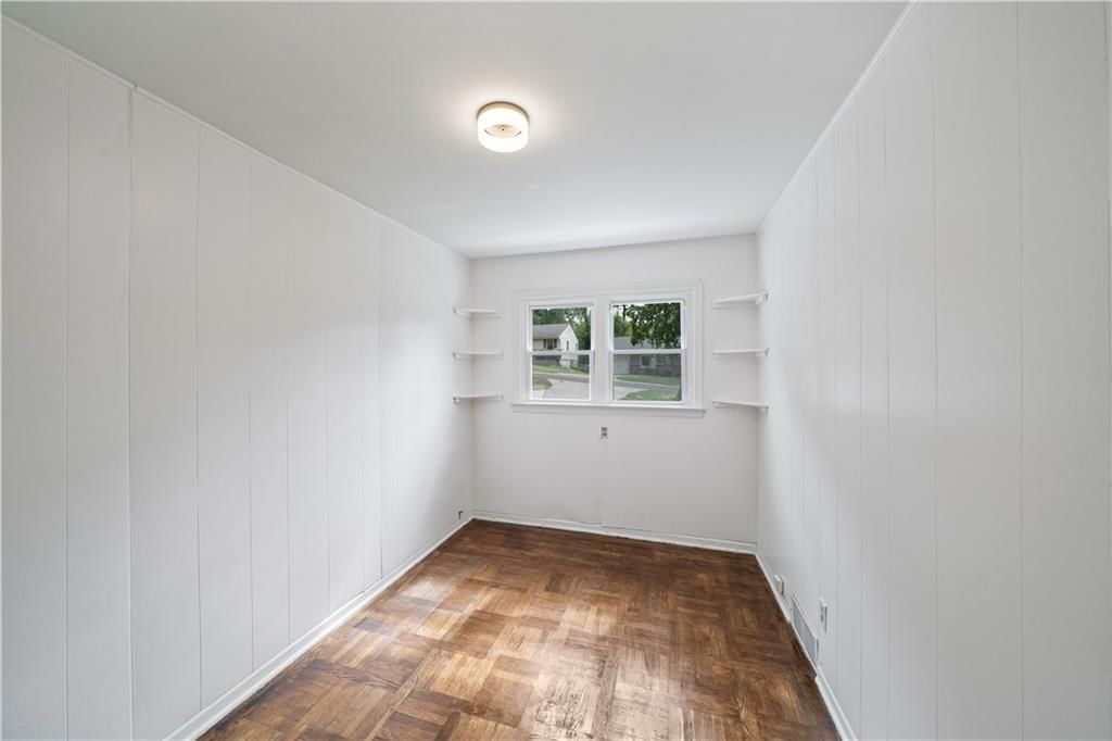 6308 W 81st Street — photo 11