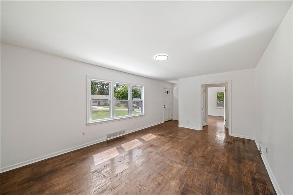 6308 W 81st Street — photo 16