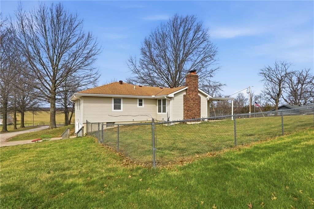 3111 S Fields Road — photo 32