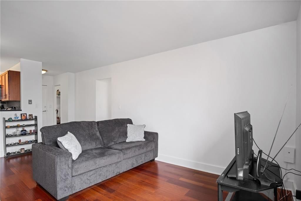 600 E 8th Street — photo 3