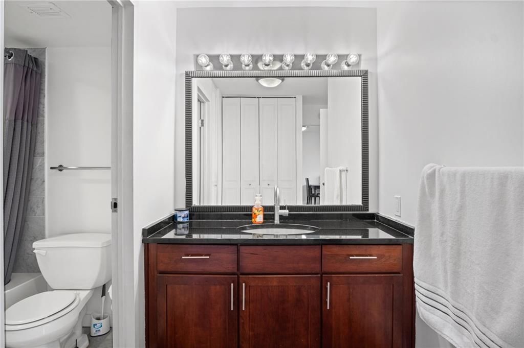 600 E 8th Street — photo 15
