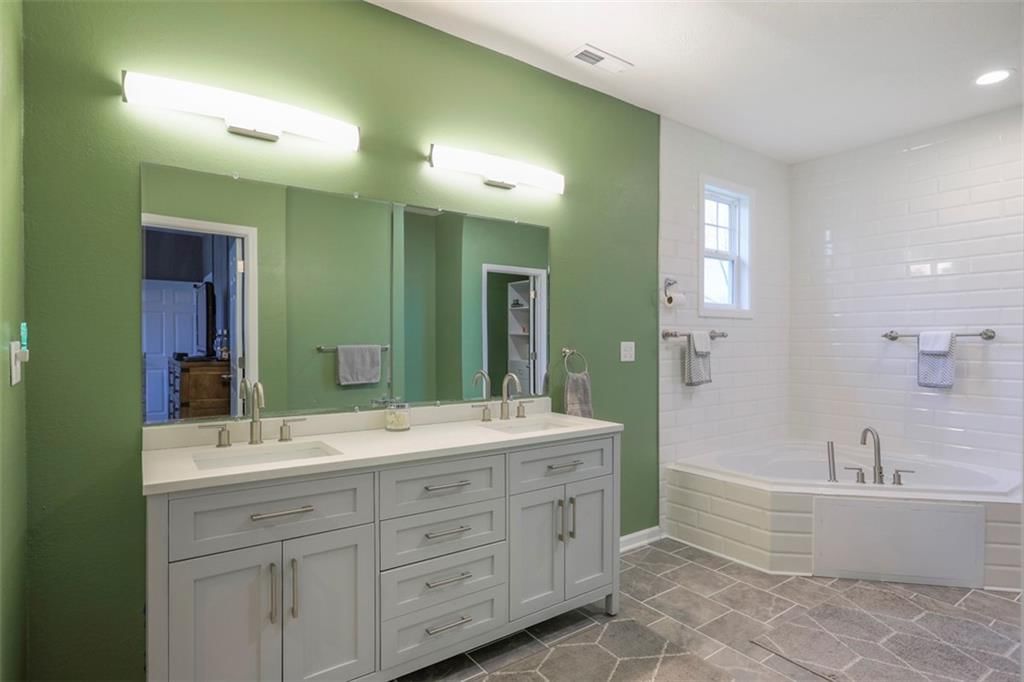 1660 NW 795th Road — photo 36
