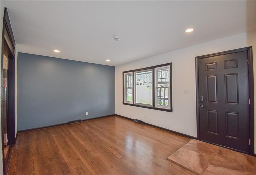 4326 Laurel Avenue — photo 6