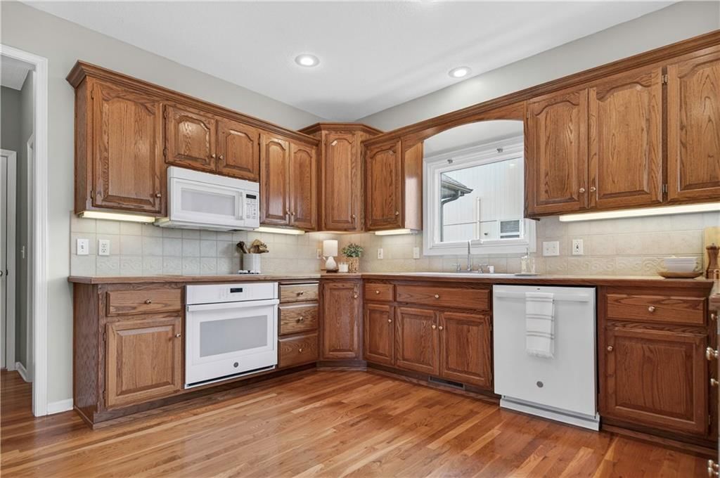 8600 N Richmond Avenue — photo 14