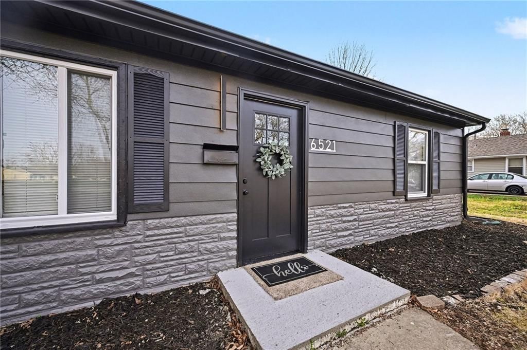 6521 N Campbell Street — photo 2