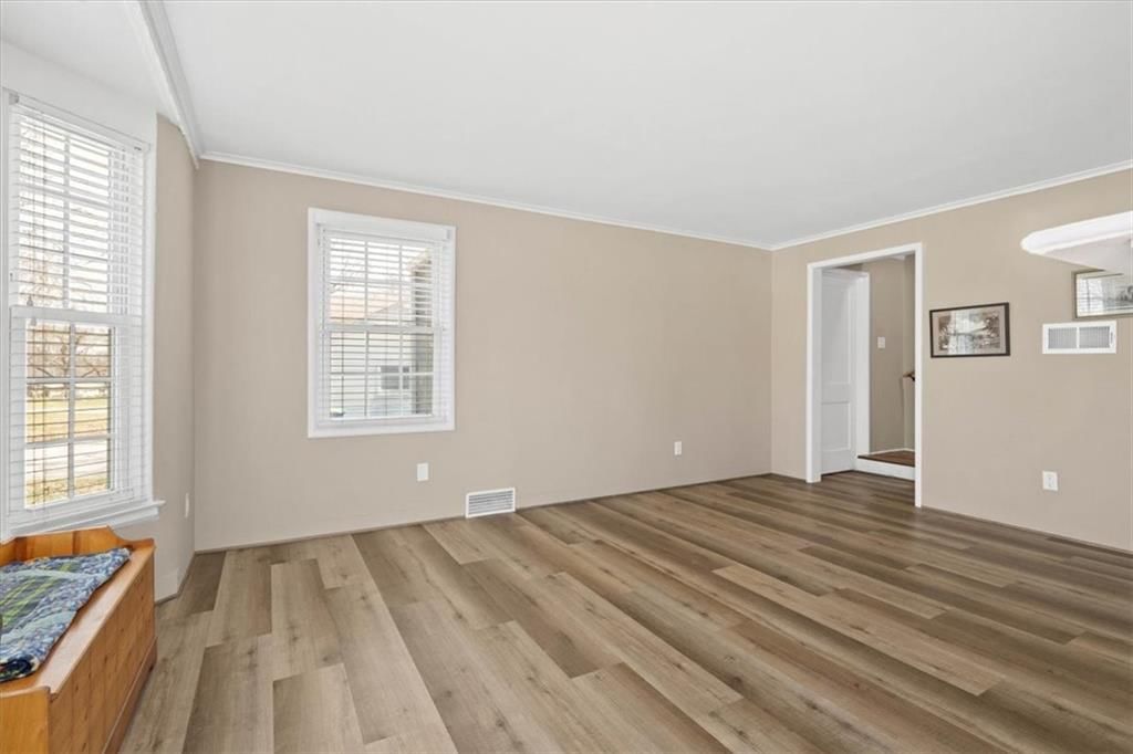 6517 W 77th Terrace — photo 3