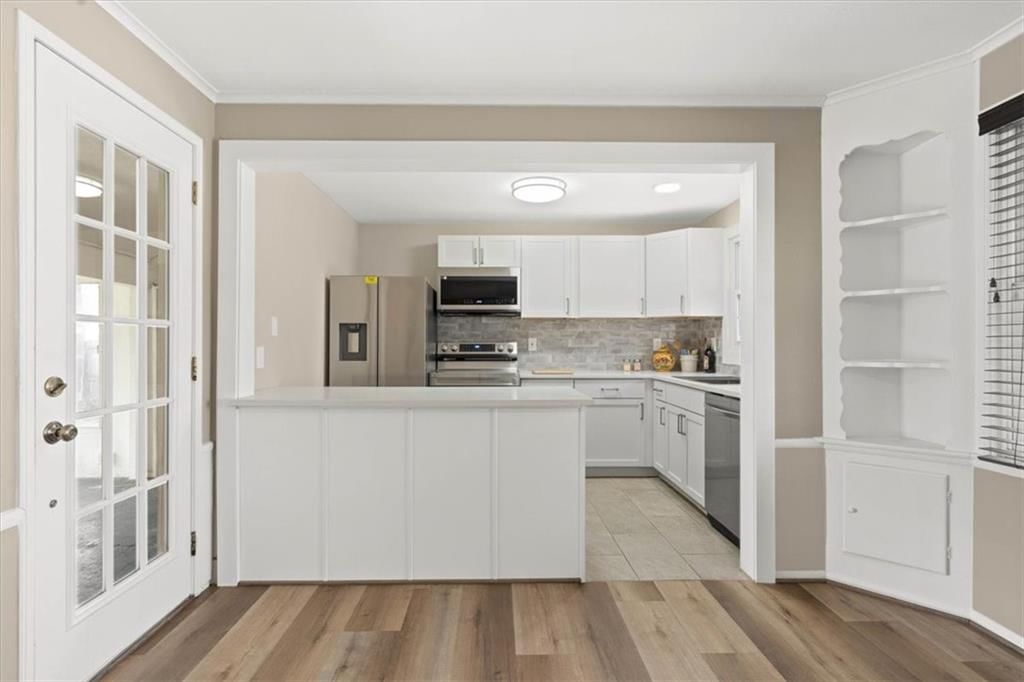 6517 W 77th Terrace — photo 8