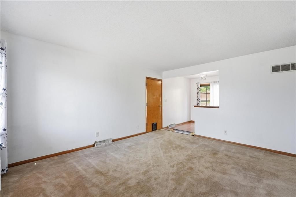 3339 S Vermont Avenue — photo 8