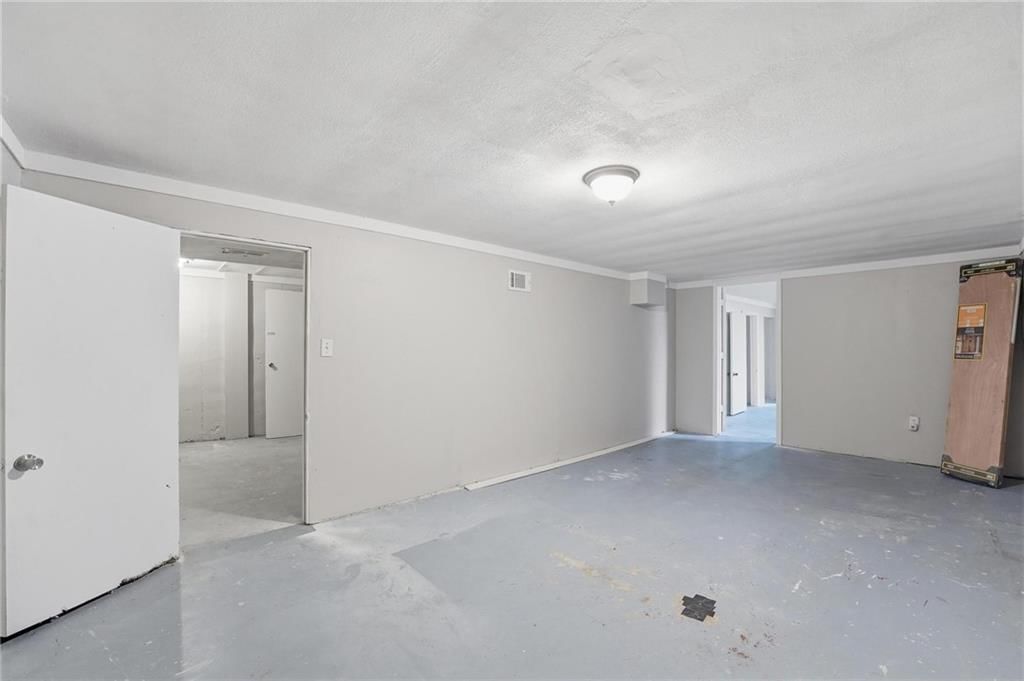 3339 S Vermont Avenue — photo 28