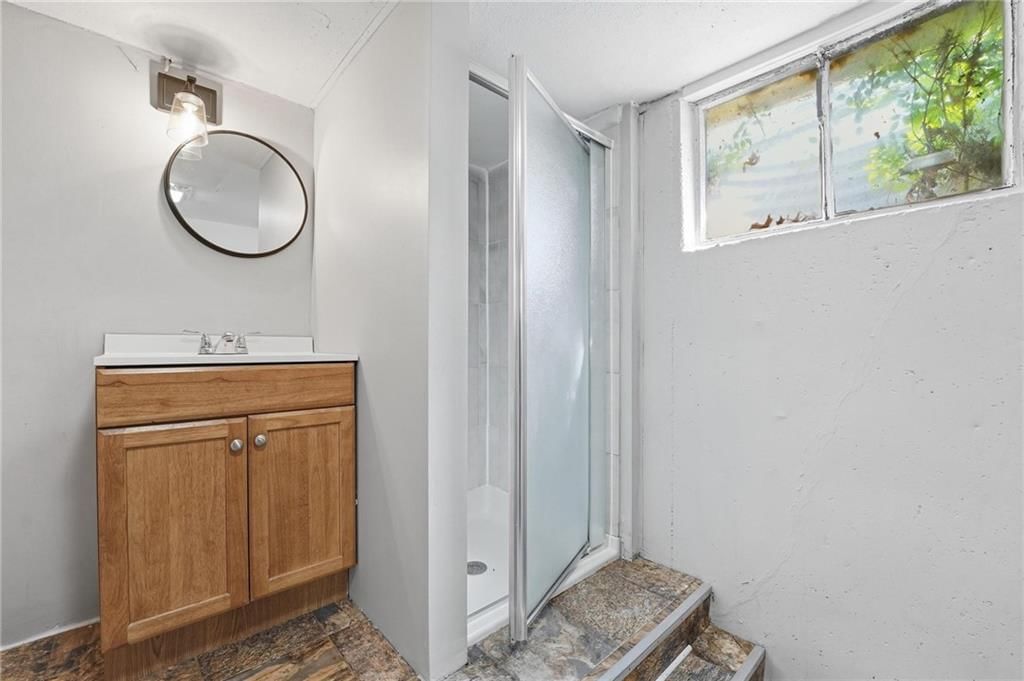 3339 S Vermont Avenue — photo 31