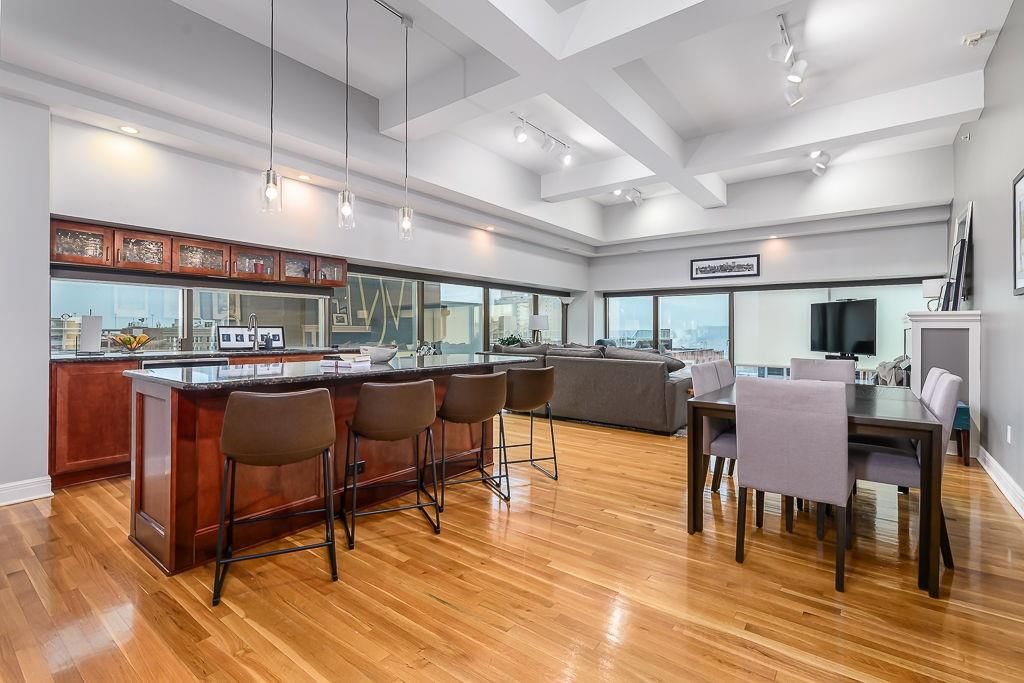 1101 WALNUT Street — photo 3