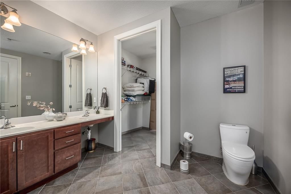 1101 WALNUT Street — photo 10