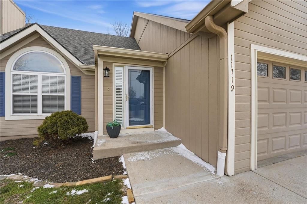 11719 N Harrison Street — photo 2