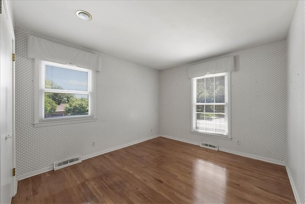 9249 Switzer Street — photo 17