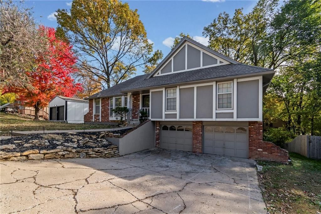 523 Lancelot Drive — photo 3