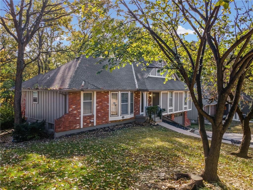 523 Lancelot Drive — photo 6