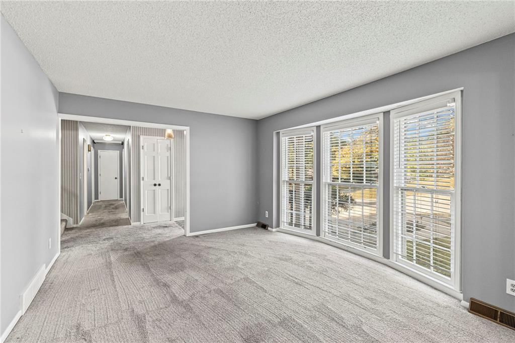 523 Lancelot Drive — photo 10