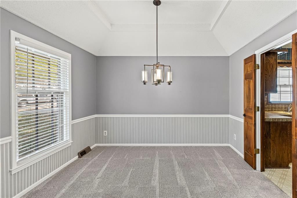 523 Lancelot Drive — photo 14