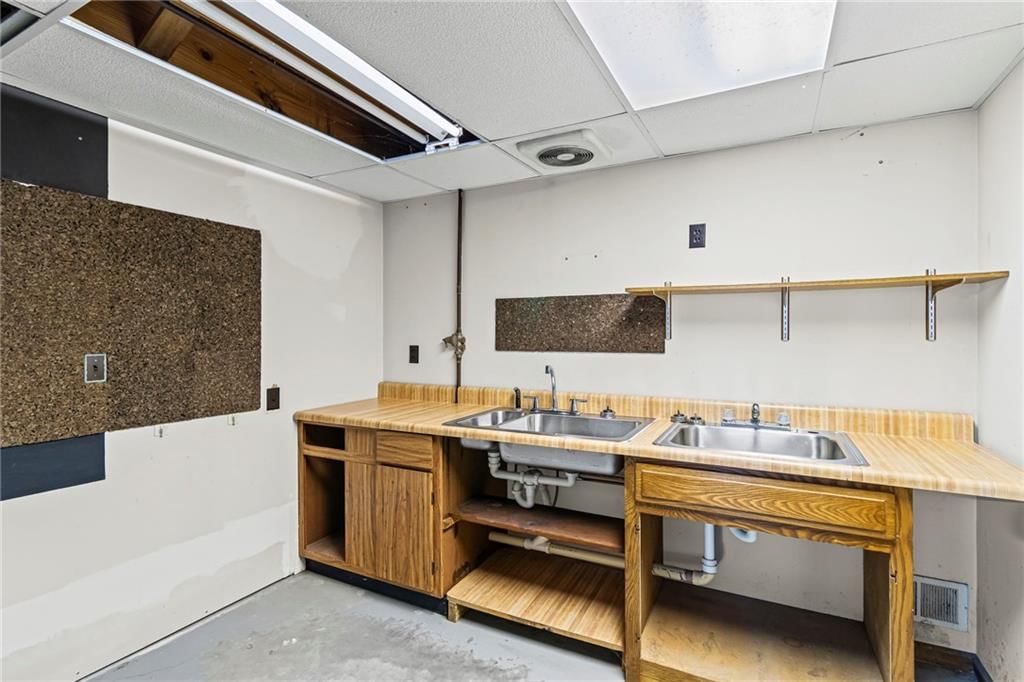 523 Lancelot Drive — photo 33
