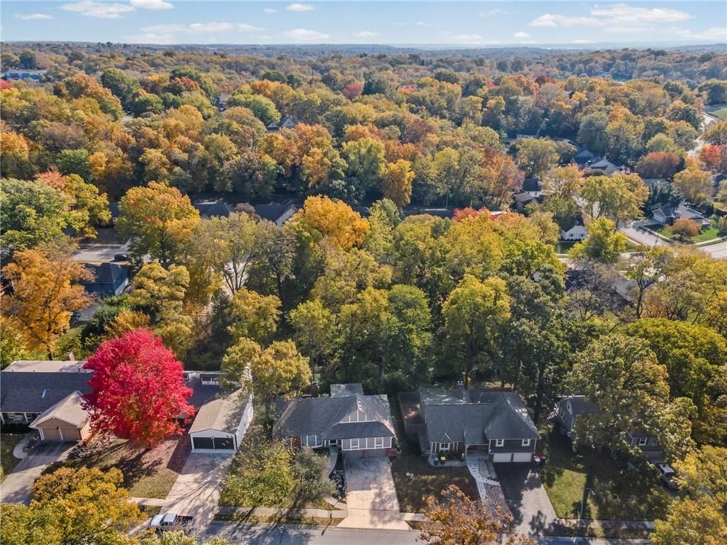 523 Lancelot Drive — photo 48