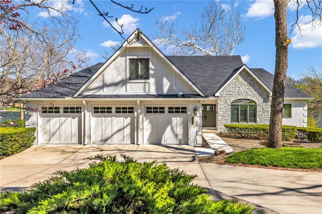 8111 NW Hillside Drive — photo 2