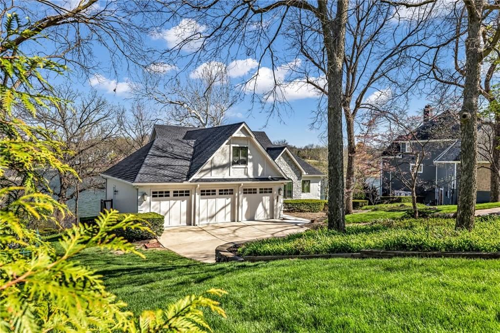 8111 NW Hillside Drive — photo 3