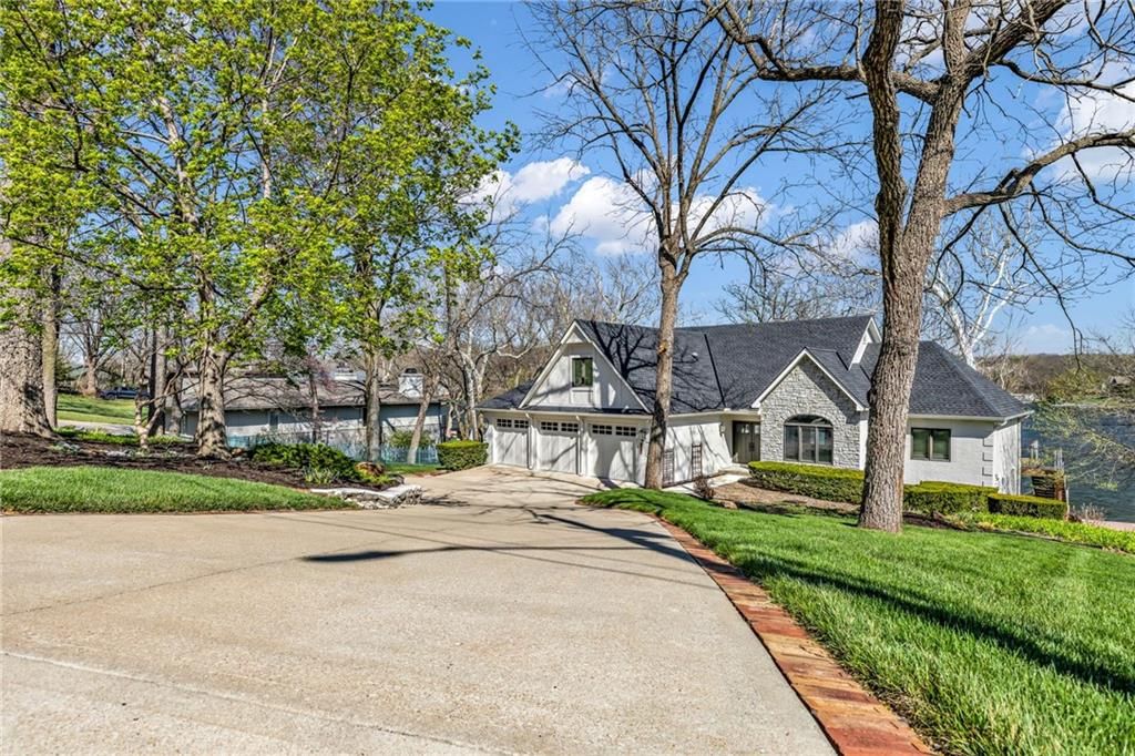 8111 NW Hillside Drive — photo 4