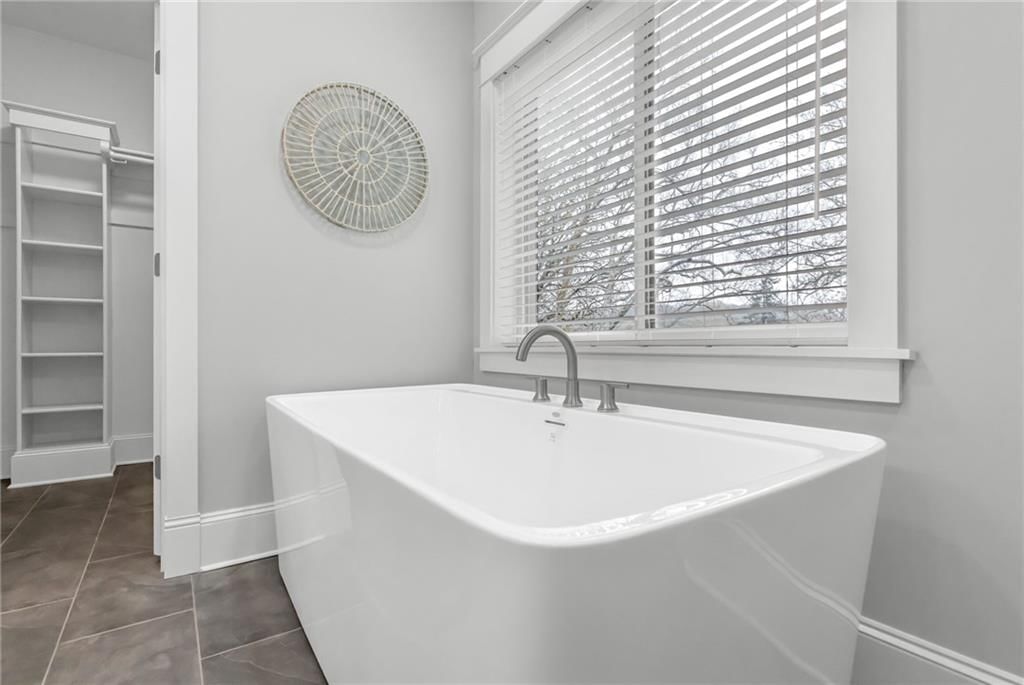8111 NW Hillside Drive — photo 21