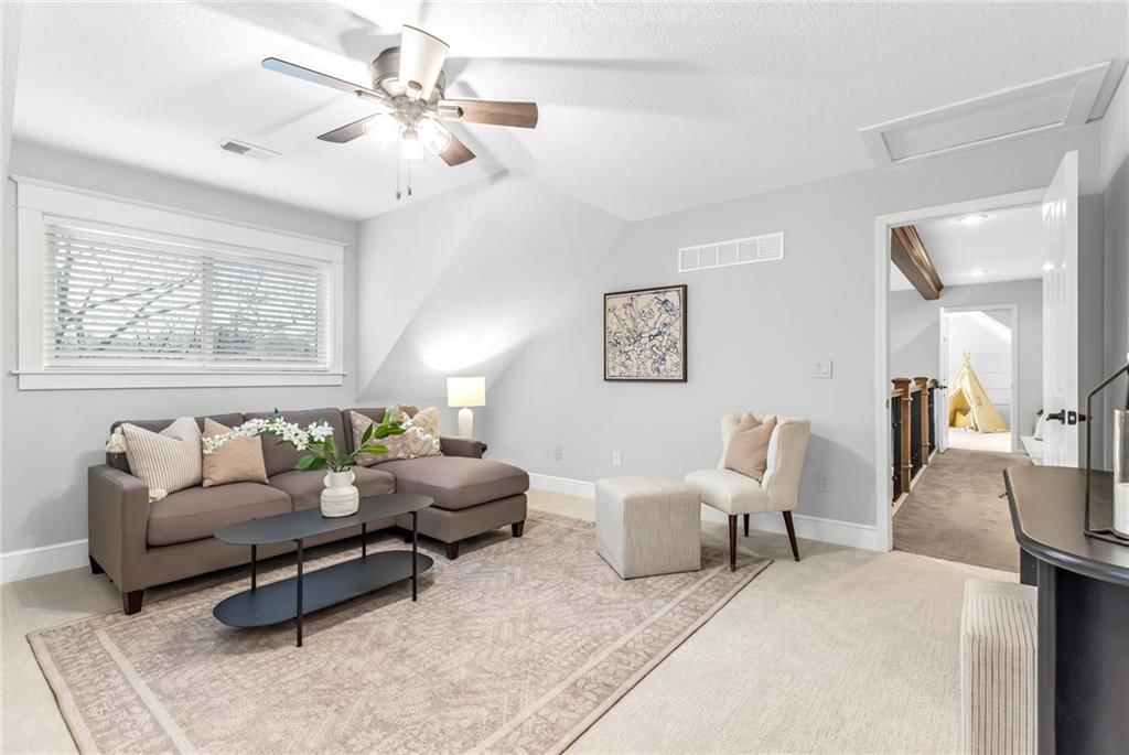 8111 NW Hillside Drive — photo 26