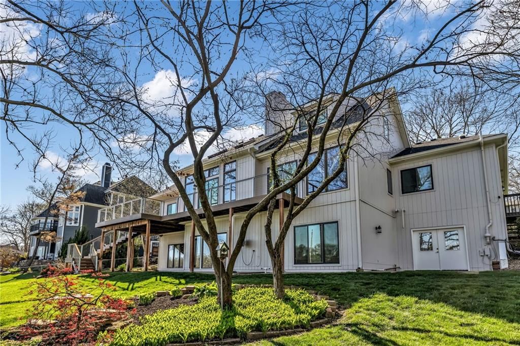 8111 NW Hillside Drive — photo 43