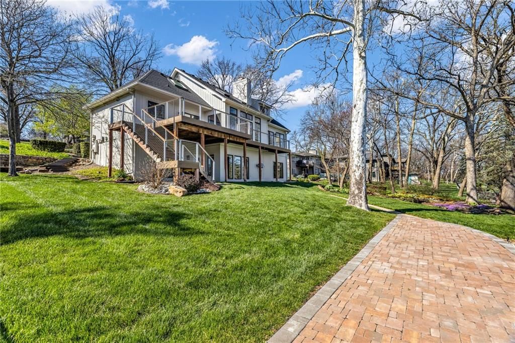 8111 NW Hillside Drive — photo 44