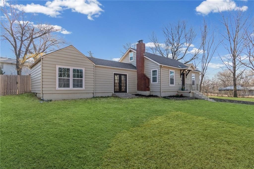 4919 N Troost Avenue — photo 2