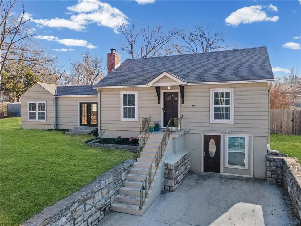 4919 N Troost Avenue — photo 3