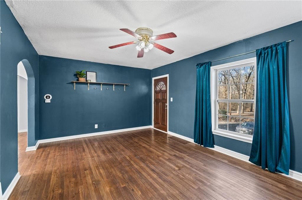 4919 N Troost Avenue — photo 5