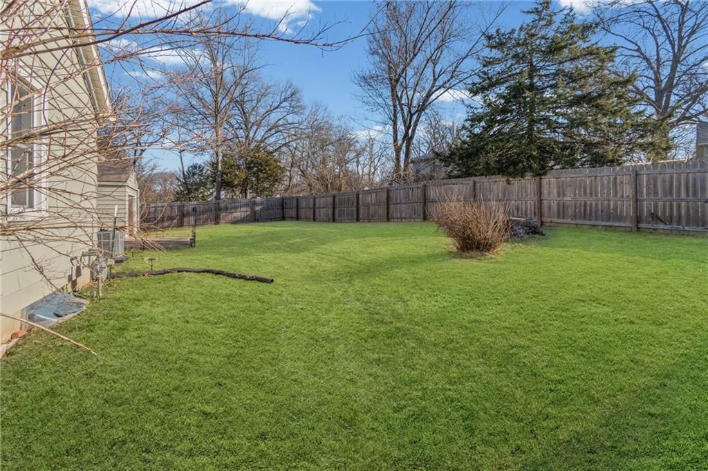 4919 N Troost Avenue — photo 25