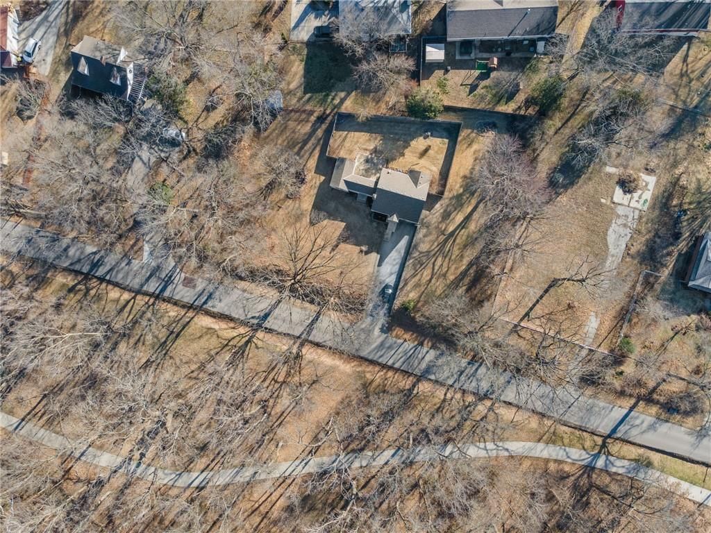 4919 N Troost Avenue — photo 31
