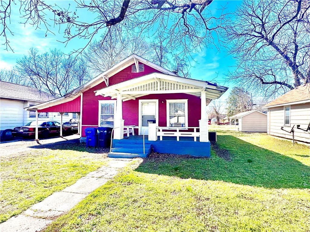 1719 East Avenue, Baxter Springs, KS