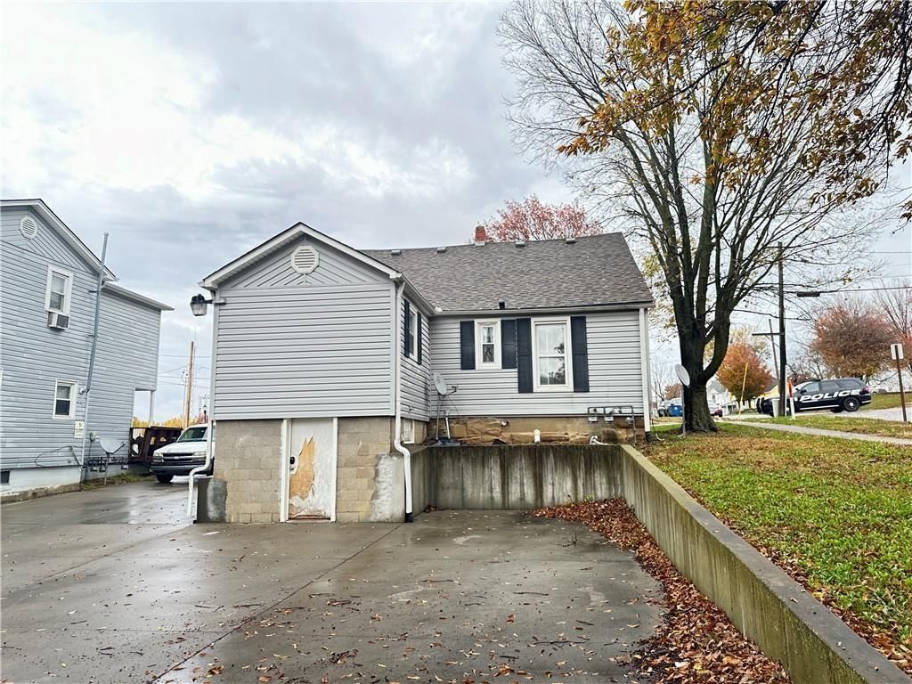 208 S Washington Street — photo 3