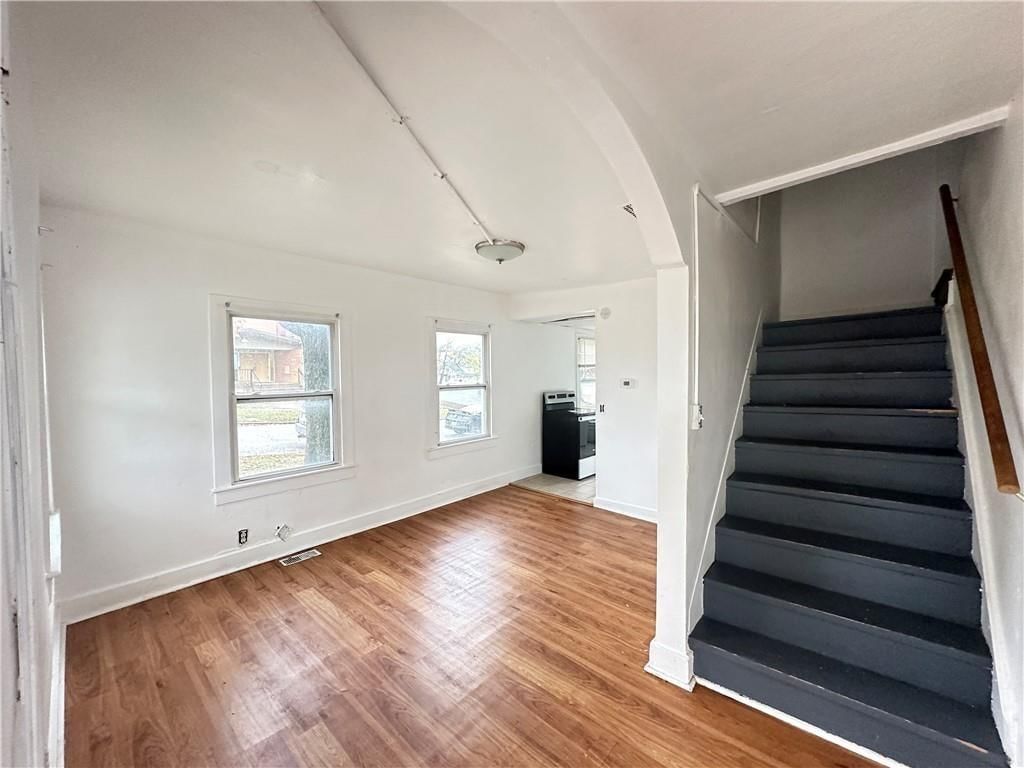 208 S Washington Street — photo 5