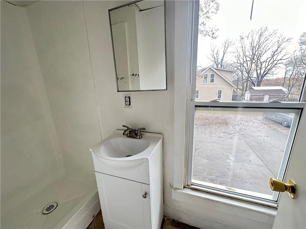 208 S Washington Street — photo 6